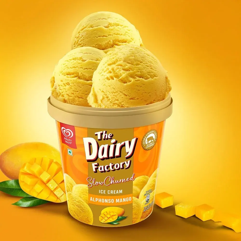 KWALITY WALL'S THE DAIRY FACTORY SLOW CHURNED ALPHONSO MANGO TUB 700ML